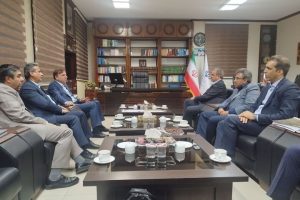 بررسی طرح توسعه فرودگاه بوشهر و زمین گناوه در دیدار معاون وزیر با استاندار بوشهر