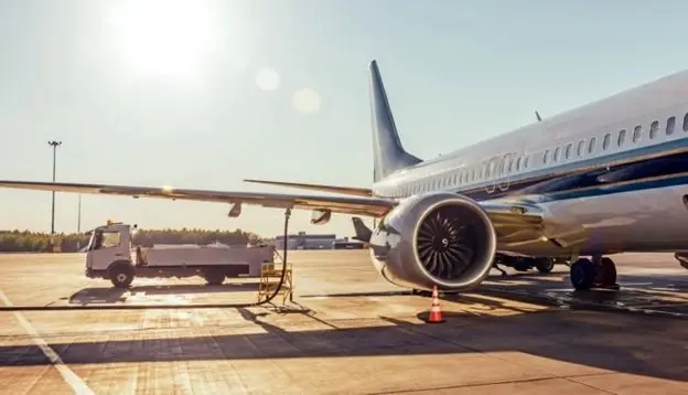 تصویری از سوخت هواپیما